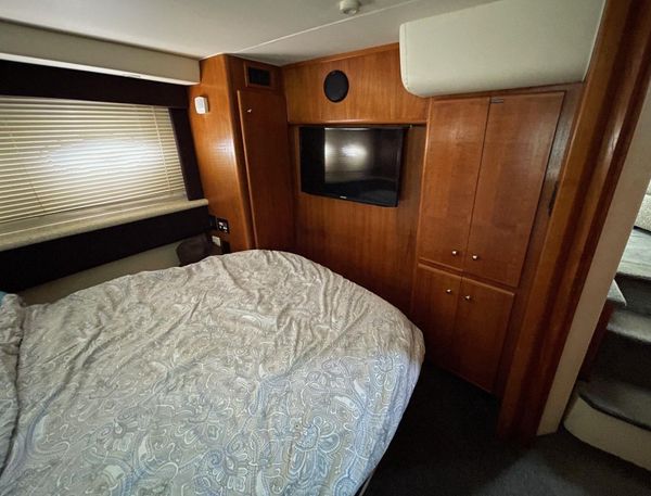 1999 35′ Carver 356 Aft Cabin Motor Yacht