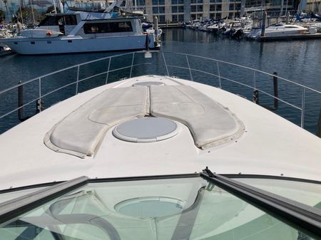1999 38′ Cruisers Yachts 3870 Esprit