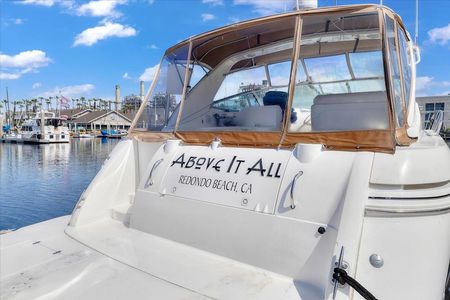 1999 38′ Cruisers Yachts 3870 Esprit