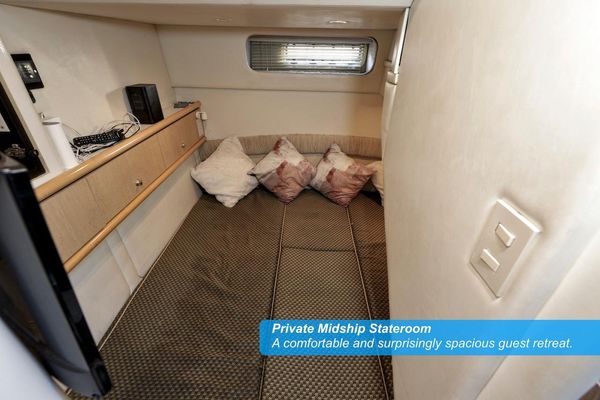 2000 37′ Maxum 3700 SCR