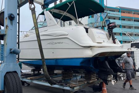 2000 30′ Monterey 302 Cruiser
