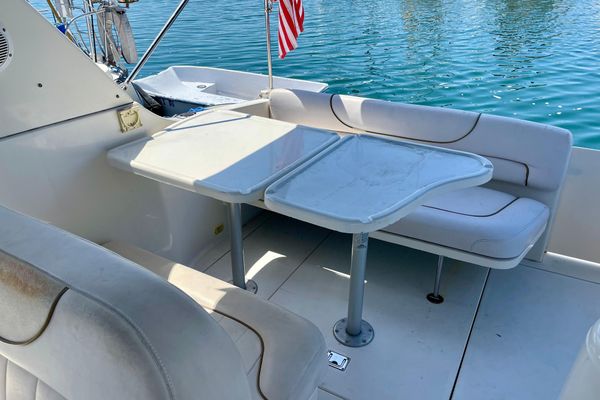 2000 30′ Monterey 302 Cruiser