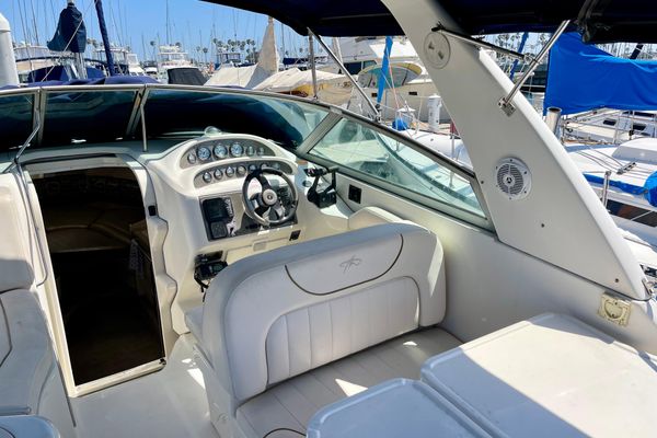 2000 30′ Monterey 302 Cruiser