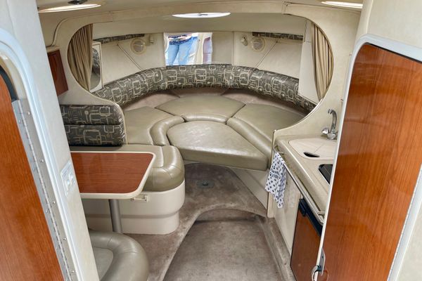2000 30′ Monterey 302 Cruiser