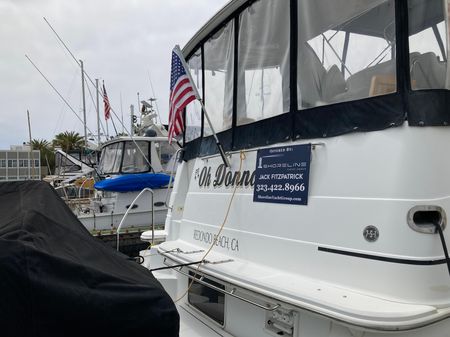 2001 39′ Carver 396 Aft Cabin Motor Yacht