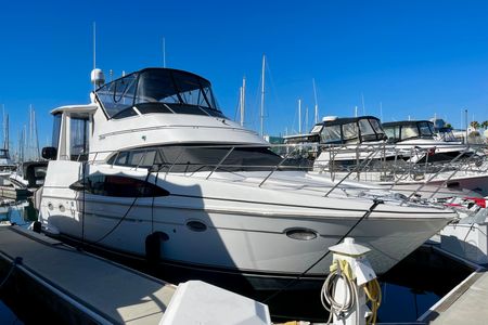 2001 39′ Carver 396 Motor Yacht