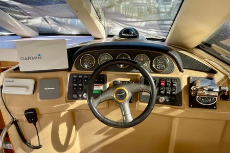 2001 39′ Carver 396 Motor Yacht