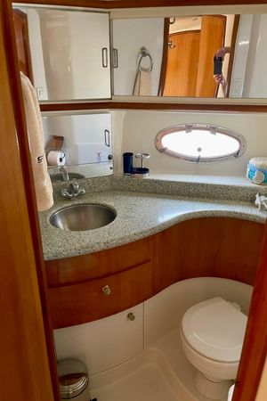 2001 39′ Carver 396 Motor Yacht