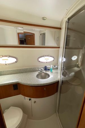 2001 39′ Carver 396 Motor Yacht
