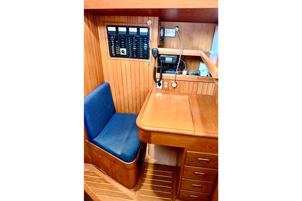 2001 Tayana 42′ Vancouver 42