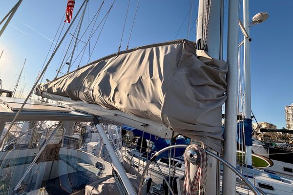 2001 Tayana 42′ Vancouver 42