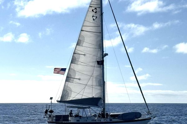 2001 Tayana 42′ Vancouver 42