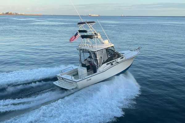 2004 28′ Carolina Classic sport fishing