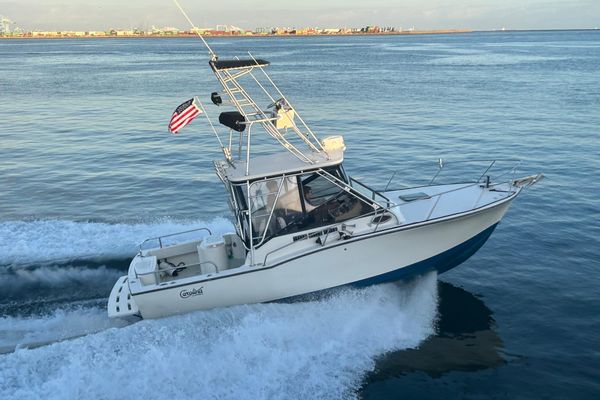 2004 28′ Carolina Classic sport fishing