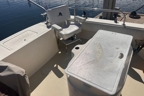 2004 28′ Carolina Classic sport fishing