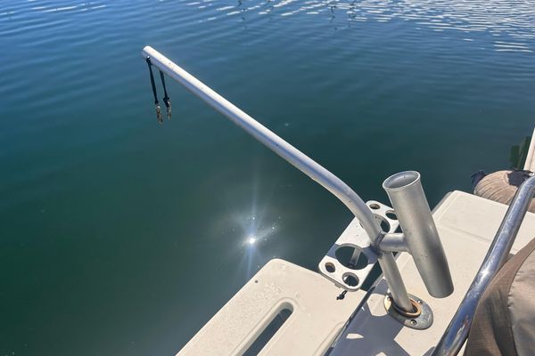 2004 28′ Carolina Classic sport fishing