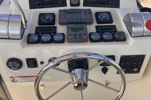 2004 28′ Carolina Classic sport fishing