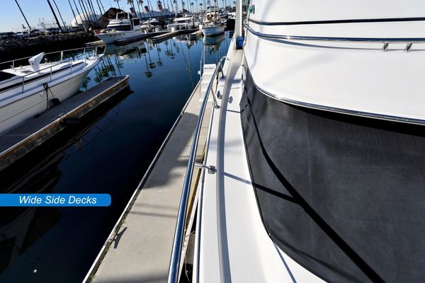 2004 46′ Carver 466 Motor Yacht