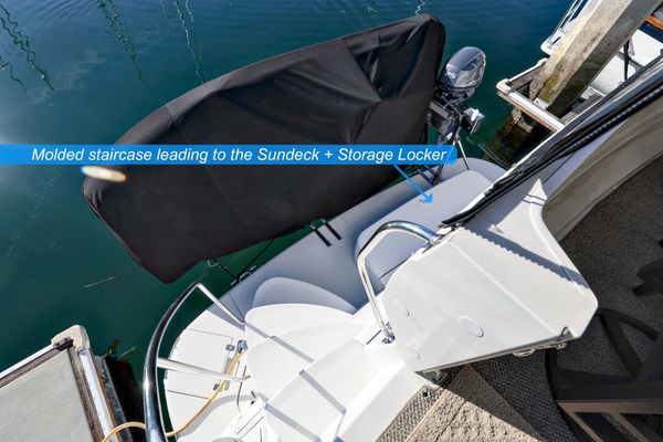 2004 46′ Carver 466 Motor Yacht