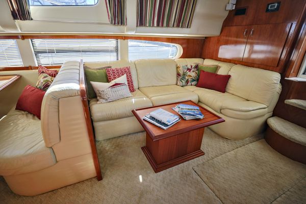 2004 46′ Carver 466 Motor Yacht
