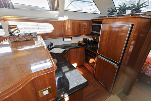 2004 46′ Carver 466 Motor Yacht