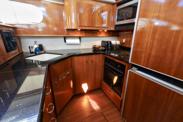 2004 46′ Carver 466 Motor Yacht