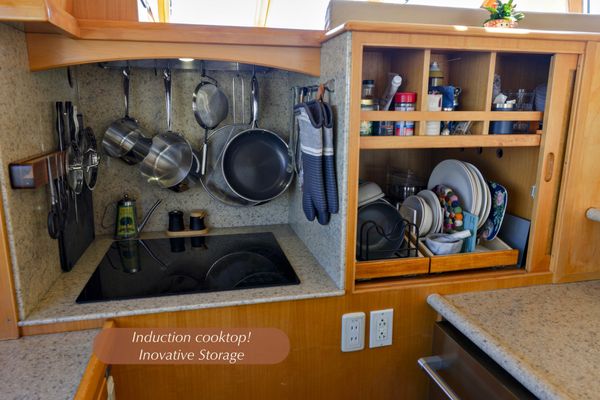 2004 57′ McKinna 57 Pilothouse
