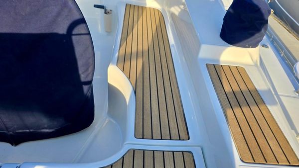 2006 39′ Beneteau 393