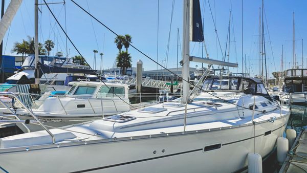 2006 39′ Beneteau 393