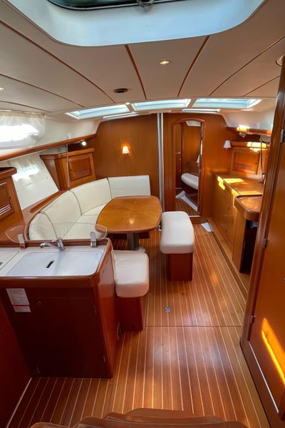 2006 39′ Beneteau 393