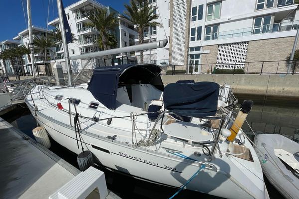 2006 39′ Beneteau 393