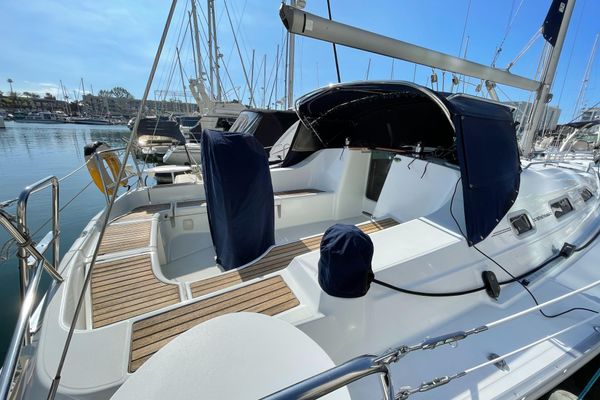 2006 39′ Beneteau 393