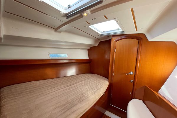 2006 39′ Beneteau 393