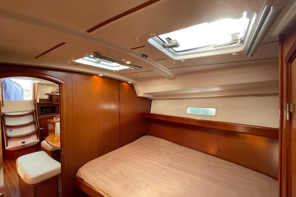2006 39′ Beneteau 393