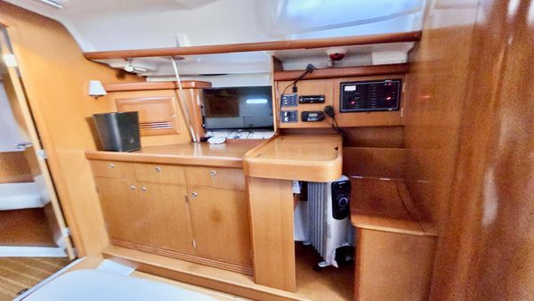 2006 39′ Beneteau 393