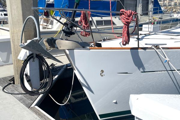 2007 42′ Beneteau 423