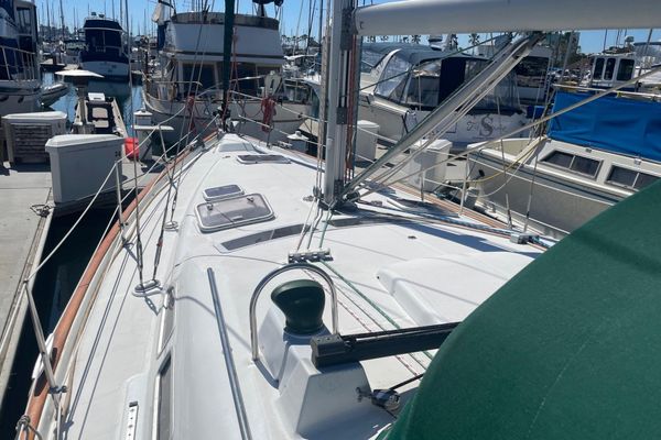 2007 42′ Beneteau 423