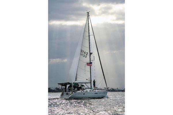 2007 42′ Beneteau 423