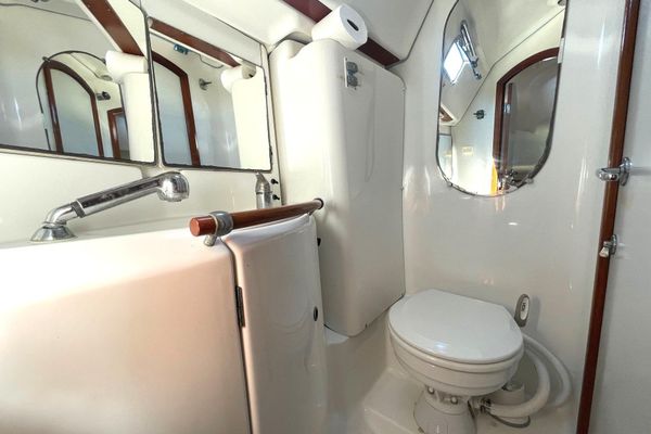 2007 42′ Beneteau 423