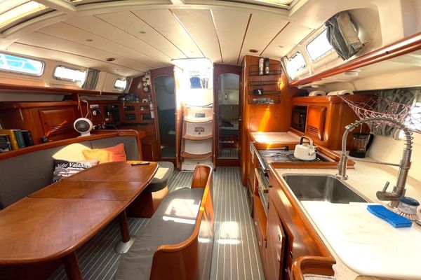 2007 42′ Beneteau 423