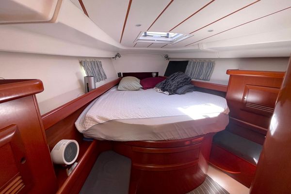 2007 42′ Beneteau 423