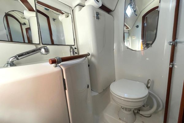 2007 42′ Beneteau 423
