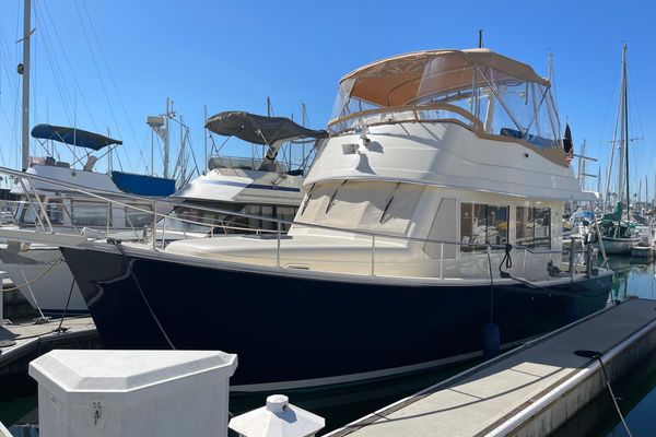 2008 34′ Mainship 34 Trawler