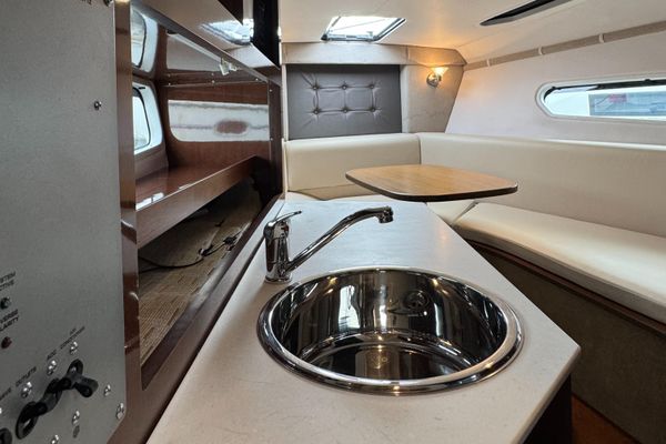 2016 25′ Four Winns V255
