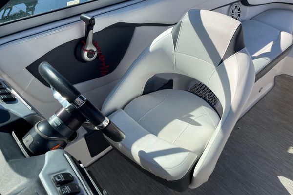 2016 23′ Regal 23 OBX