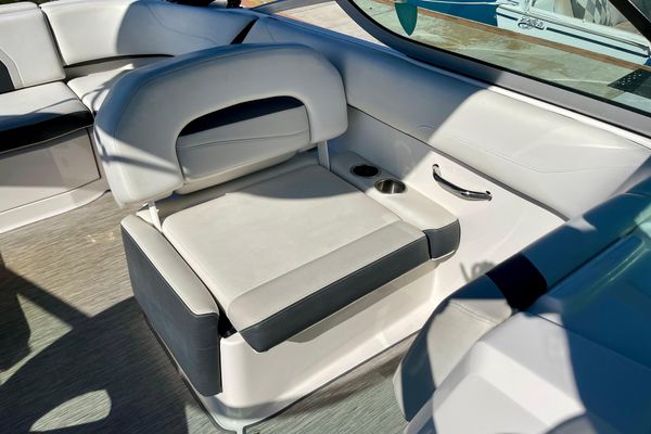 2016 23′ Regal 23 OBX