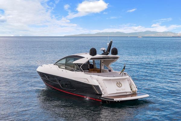 2019 57′ Sunseeker Predator 57