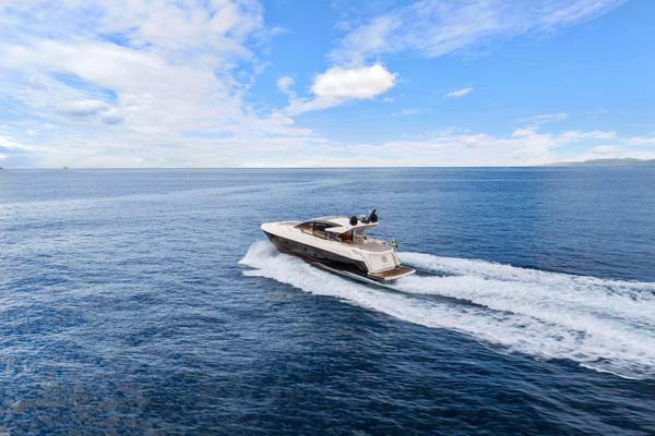 2019 57′ Sunseeker Predator 57