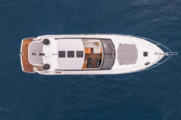 2019 57′ Sunseeker Predator 57