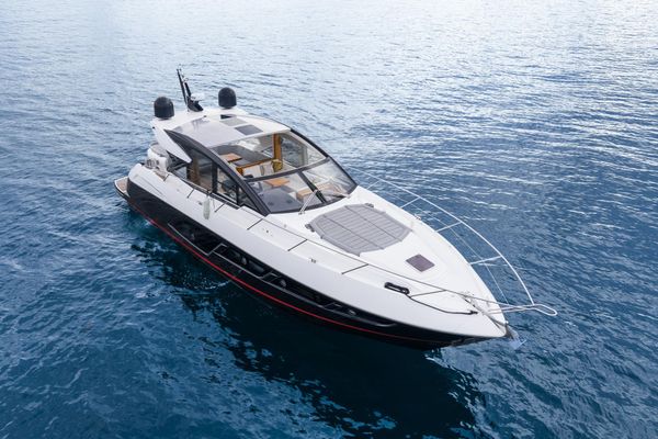 2019 57′ Sunseeker Predator 57